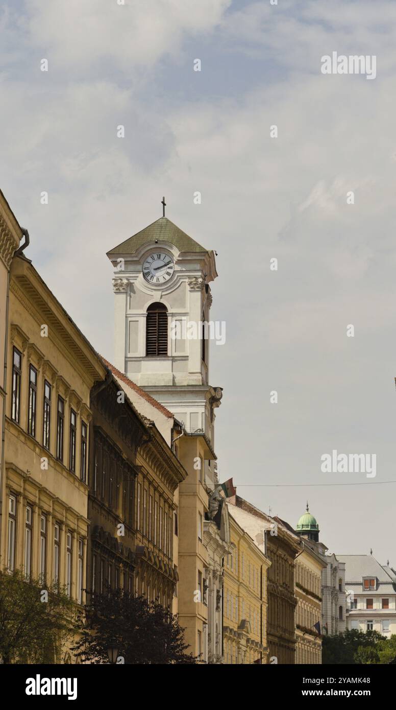 Vaci utca (rue Vaci) est l'une des principales artères piétonnes et peut-être la rue la plus célèbre du centre de Budapest, en Hongrie. Banque D'Images