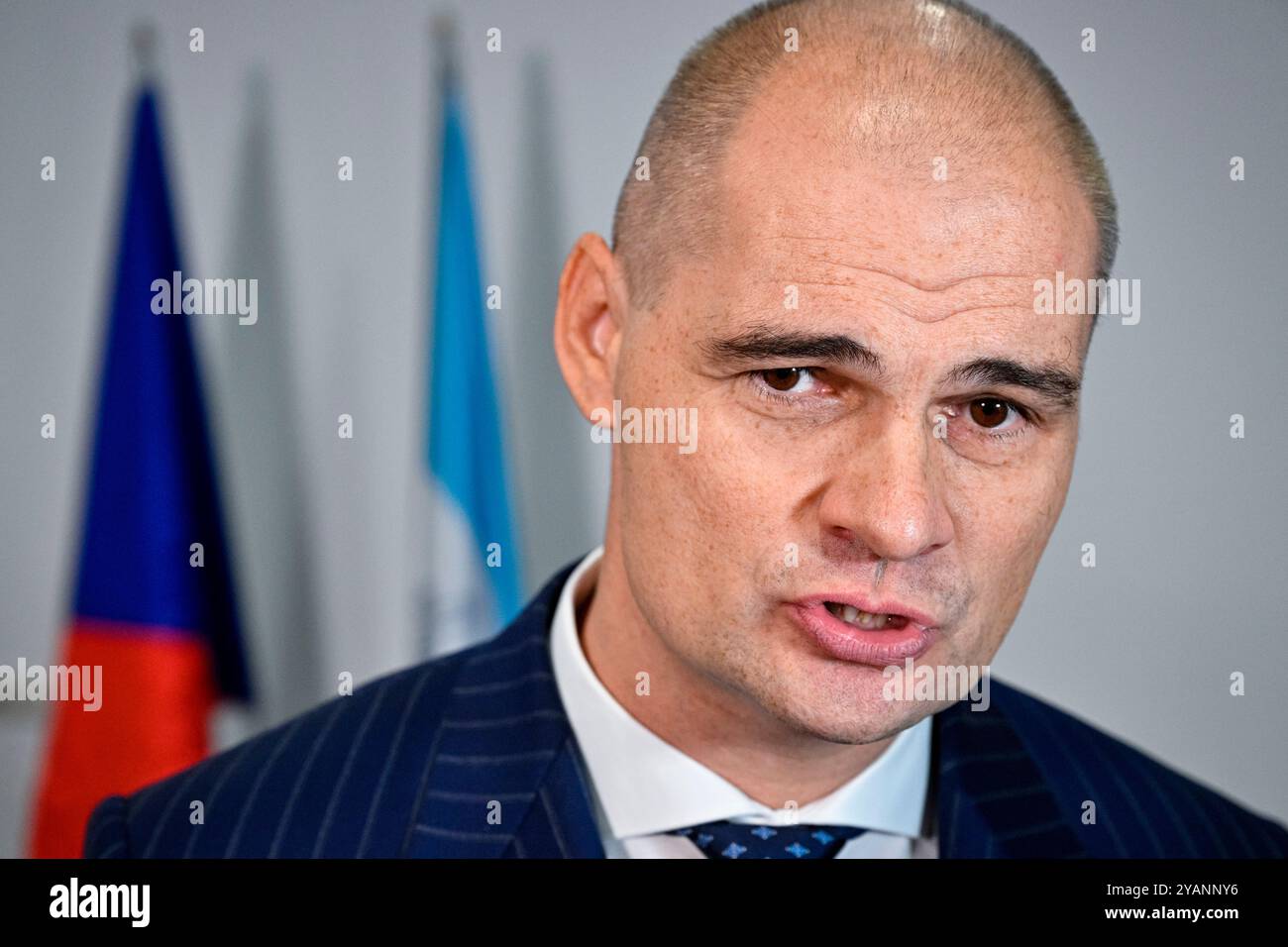 Prague, République tchèque. 15 octobre 2024. La conférence internationale sur le trucage de matchs, organisée par la police de la République tchèque en coopération avec Interpol, a eu lieu à l'hôtel Pyramida, Prague, République tchèque, le 15 octobre 2024. Jiri Mazanek, directeur de l'Office central national de lutte contre la criminalité organisée (NCOZ), s'adresse aux médias. Crédit : vit Simanek/CTK photo/Alamy Live News Banque D'Images