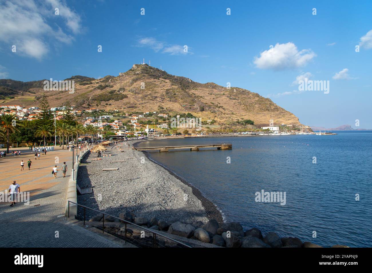 La promenade à la station balnéaire de Machico la deuxième plus grande ville de l'île portugaise de Madère Banque D'Images