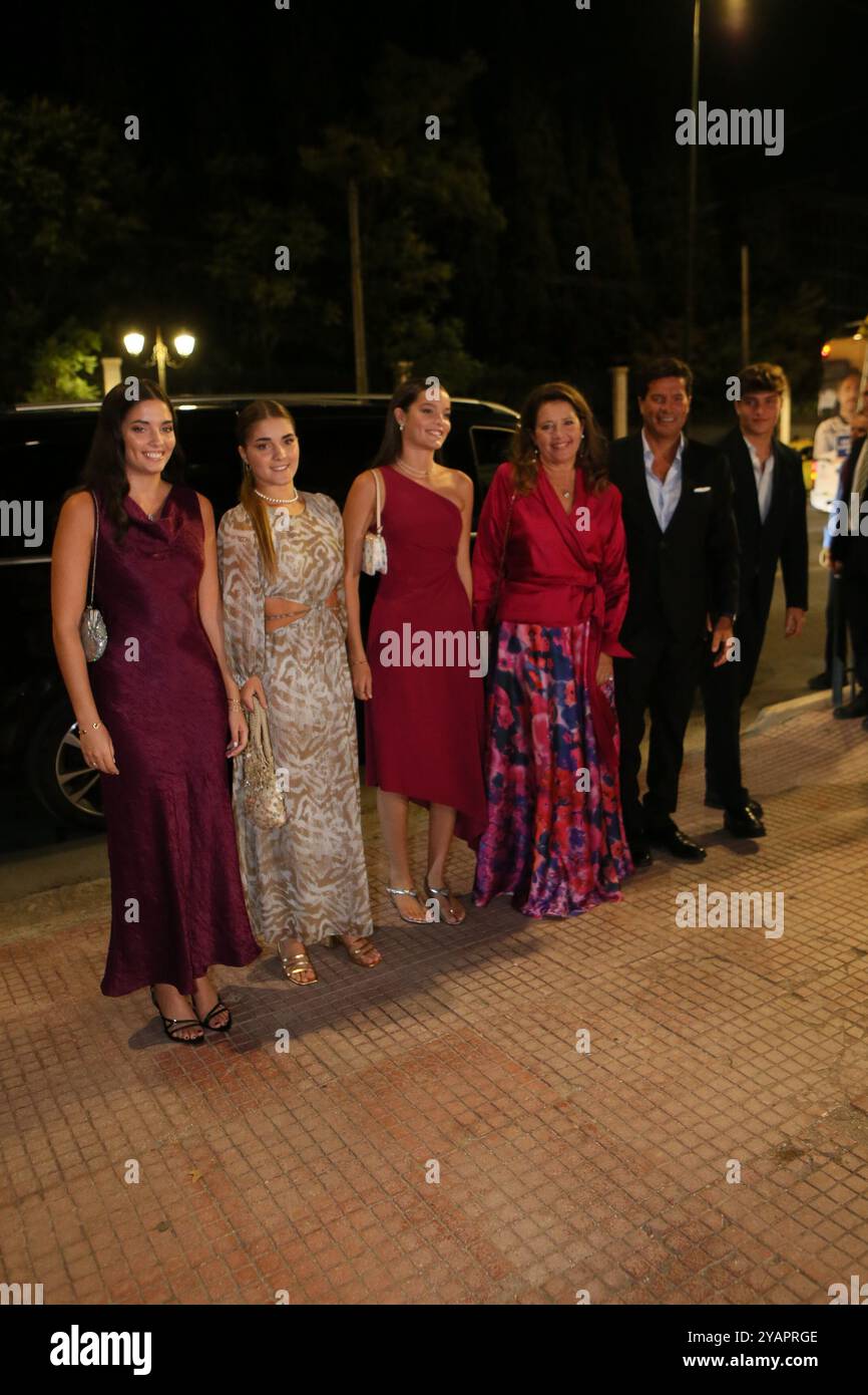 Princesse Alexia de Grèce, Carlos Morales Quintana, Arrietta Morales y de Grecia, Ana Maria Morales y de Grecia, Amelia Morales y de Grecia et Carlos Morales y de Grecia. Arrivées à la fête de pré- mariage au musée byzantin d'Athènes. Banque D'Images