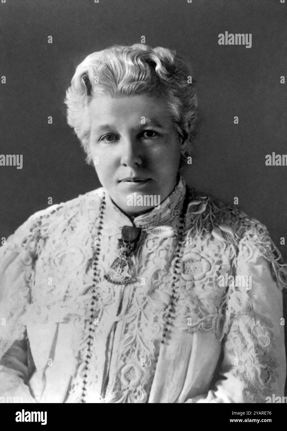 Annie Besant. Portrait de la militante britannique des droits des femmes, Annie Besant (née Wood ; 1847-1933), c. 1906 Banque D'Images