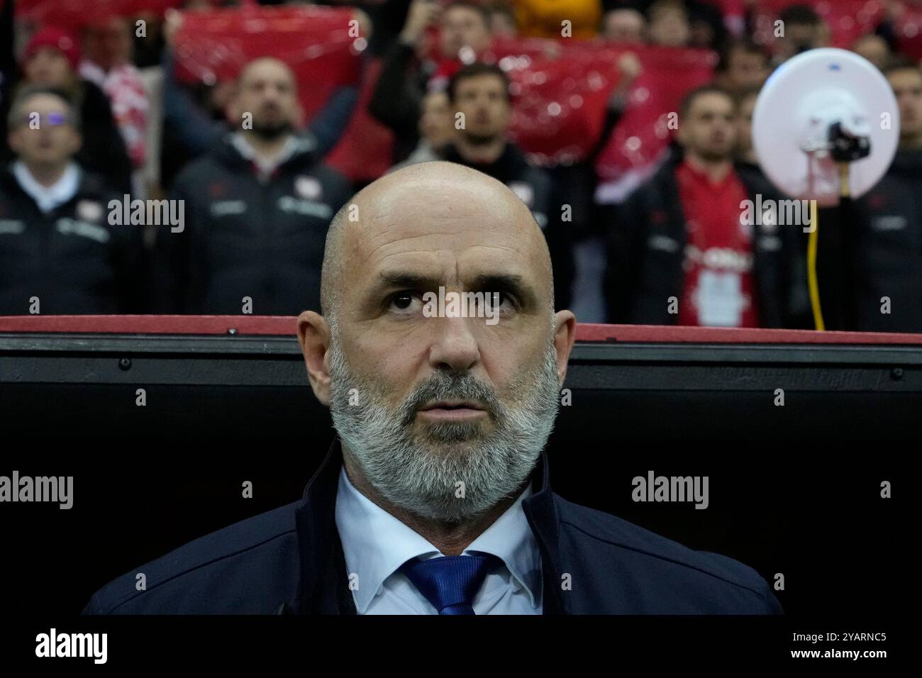 Poland's head coach Michal Probierz arrives for the the UEFA Nations League soccer match between Poland and Croatia in Warsaw, Poland, Tuesday, Oct. 15, 2024. (AP Photo/Czarek Sokolowski) Banque D'Images