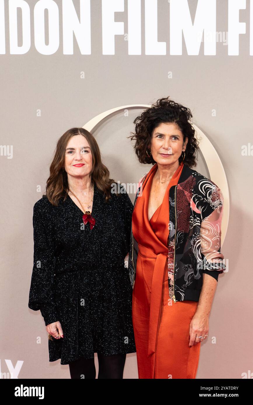 Londres, le 15 octobre 2024, le producteur Finola Dwyer et la productrice Amanda Posey arrivent sur le tapis rouge pour la première de Joy, Credit : Alamy Live News/Lou Morris au BFI London film Festival Banque D'Images