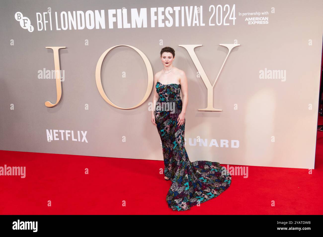 Londres, 15 octobre 2024, Thomasin McKenzie arrive sur le tapis rouge pour la première de Joy au BFI London film Festival, Credit : Alamy Live News/Lou Morris Banque D'Images