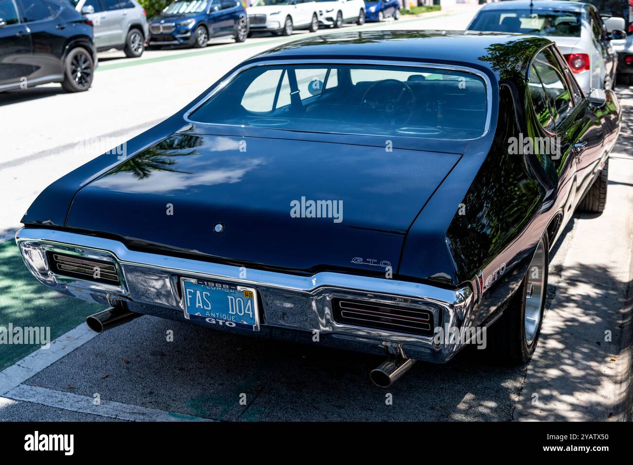 Miami Beach, Floride États-Unis - 9 juin 2024 : 1968 pontiac gto noir à Ocean Drive miami Beach Banque D'Images