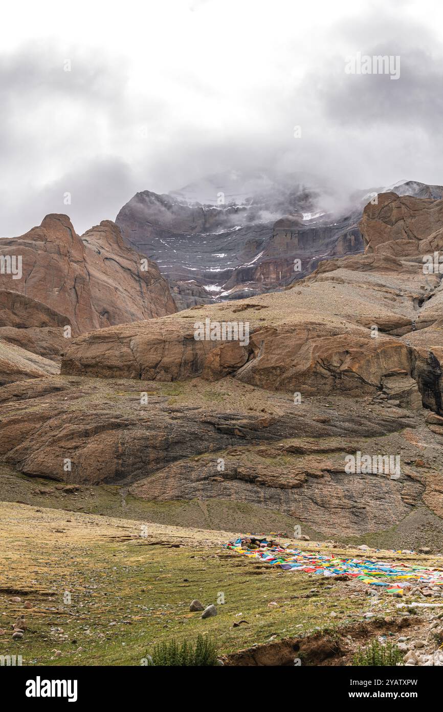 Une vue imprenable pendant le premier jour de rituel kora (yatra) autour du mont sacré Kailash. Paysage Ngari dans l'ouest du Tibet. Lieu sacré pour les élèves de Bouddha. PL Banque D'Images