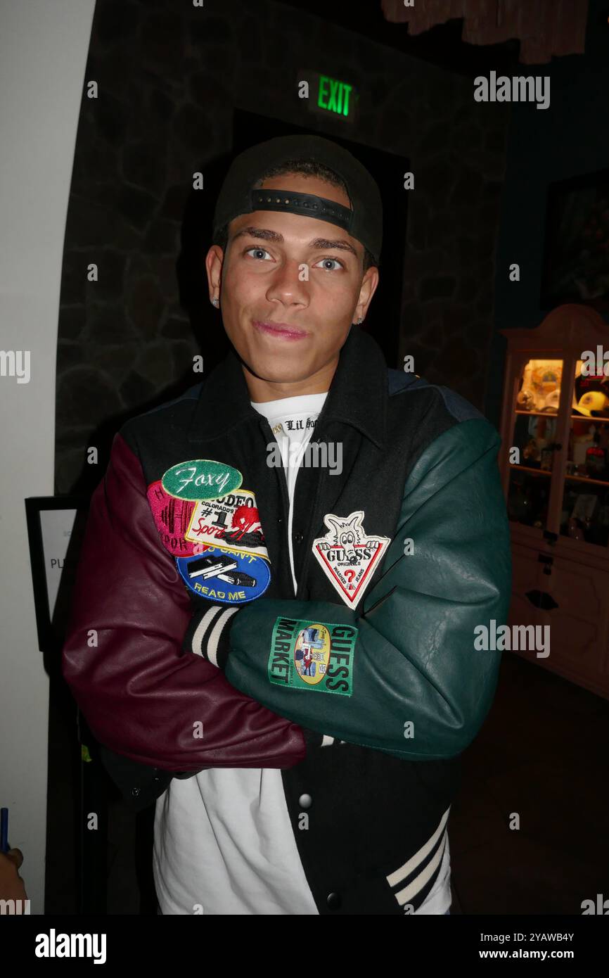 Los Angeles, Californie, États-Unis 15 octobre 2024 Cedric Hodges, personnalité de la télé-réalité, assiste à sa célébration d'anniversaire au Schwartz and Sandys Lounge le 15 octobre 2024 à Los Angeles, Californie, États-Unis. Photo de Barry King/Alamy Live News Banque D'Images