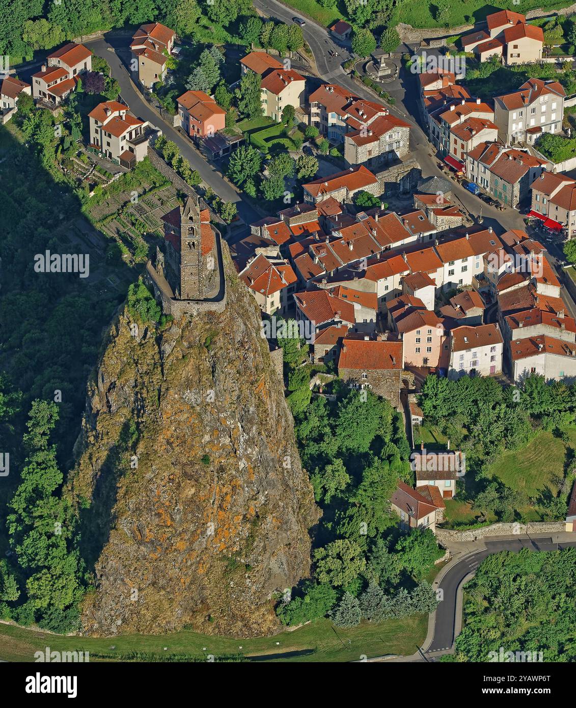 France, département de la haute-Loire, ville du Puy-en-Velay depuis la via Podiensis, vue aérienne Banque D'Images