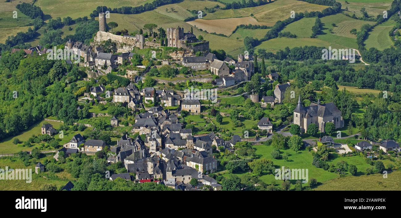 France, département de la Corrèze, Turenne, village perché labellisé les plus beaux villages de France, vue aérienne Banque D'Images