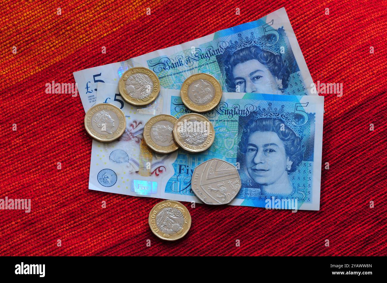 Pièces et billets sterling britanniques Banque D'Images