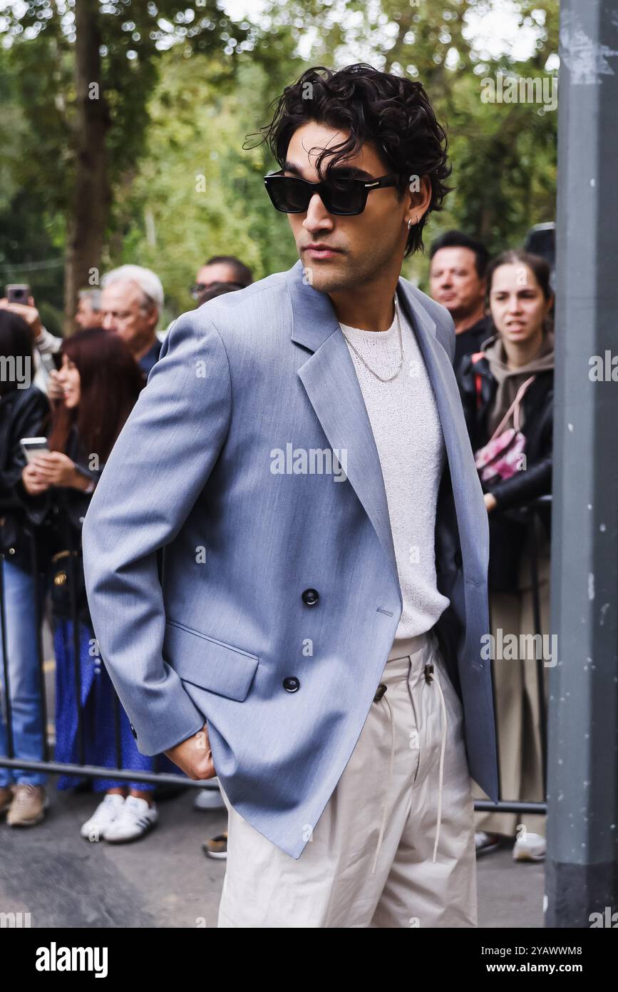 Josh Heuston assiste au Boss Fashion Show pendant le Milan Womenswear printemps/été 2025 à Milan, Italie, le 18 septembre 2024 (photo par Alessandro Bremec/NurPhoto). Banque D'Images