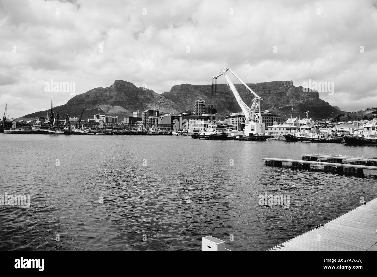 Port du Cap, noir et blanc, jour, table Mountain Banque D'Images