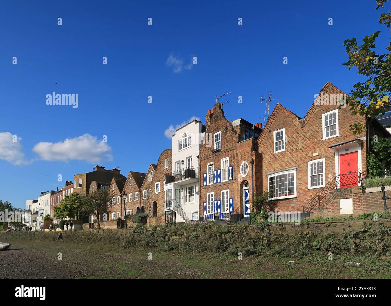Maisons historiques sur la rive nord de la Tamise à Strand-on-the-Green, près de Chiswick dans l'ouest de Londres, Royaume-Uni Banque D'Images