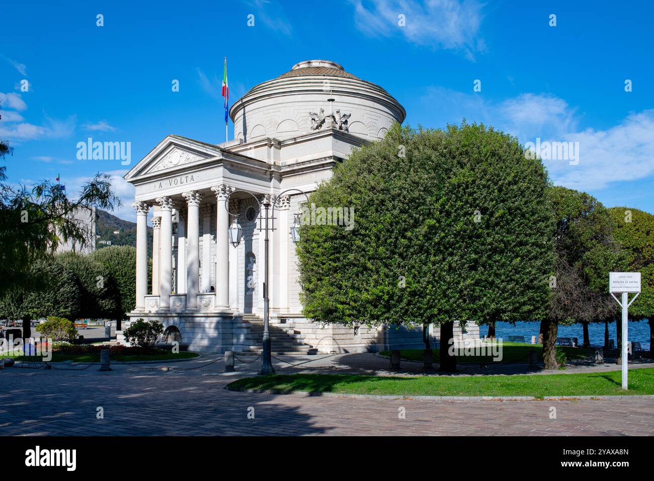 Europe Italie Italie Lombardie région ville de Côme tempio Voltiano un musée et mémorial pour honorer la vie du pionnier de l'électricité Alessandro Volta Banque D'Images