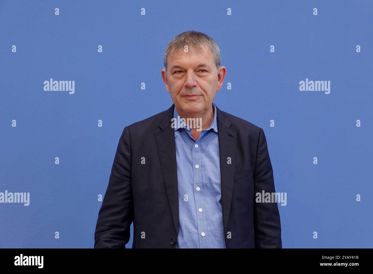 UNWRA-Generalkommissar zur aktuellen Lage in Nahost 2024-10-16 Deutschland, Berlin Bundespressekonferenz der UNRWA zur aktuellen situation und zu den Schwierigkeiten der humanitären Hilfe im Nahe Osten. IM Bild Philippe Lazzarini, Generalkommissar für das Hilfswerk der Vereinten Nationen für Palästinaflüchtlinge im Nahen Osten UNWRA. *** Commissaire général de l'UNRWA sur la situation actuelle au moyen-Orient 2024 10 16 Allemagne, Berlin Conférence de presse fédérale de l'UNRWA sur la situation actuelle et les difficultés de l'aide humanitaire au moyen-Orient en image Philippe Lazzarini, commissaire Banque D'Images