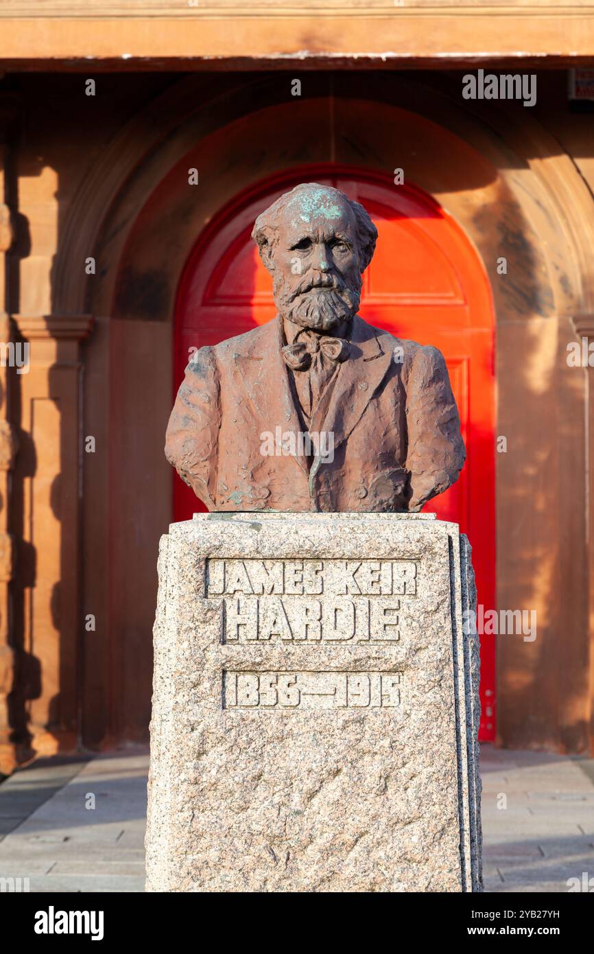 Mémorial à James Keir Hardie, premier membre du Parti travailliste britannique, hôtel de ville de Cumnock, Cumnock, East Ayrshire, Écosse Banque D'Images