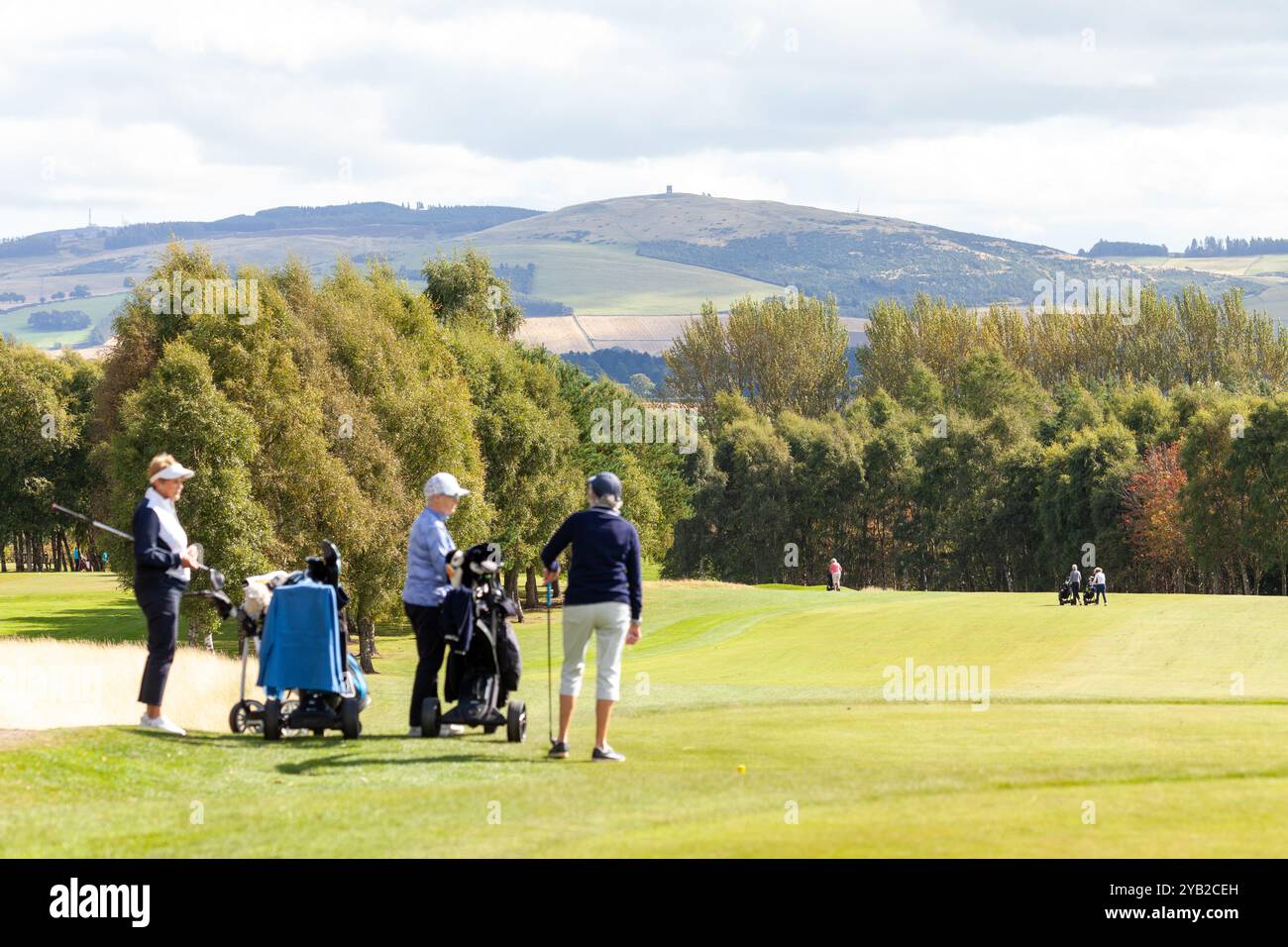 Femmes jouant au golf sur le parcours de golf de Strathmore près d'Alyth, Perth et Kinross, en Écosse Banque D'Images