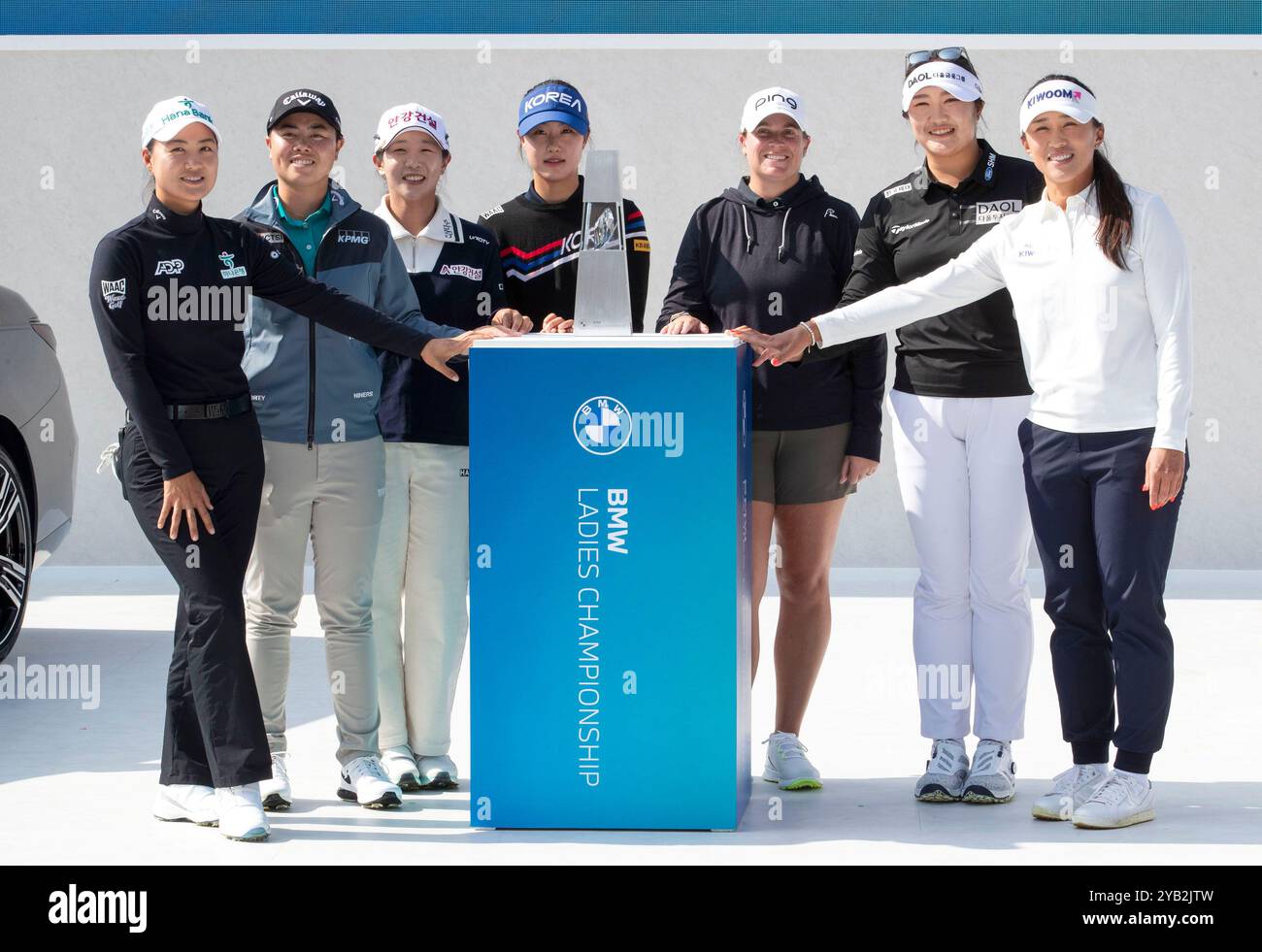 PAJU, Corée du Sud. 16 octobre 2024. (De gauche à droite) Minji Lee d'Australie, Yuka SASO du Japon, Lim Jin-hee de Corée du Sud, Oh Soo-min (A) de Corée du Sud, Lauren Coughlin des États-Unis, Ryu Hae-ran de Corée du Sud, Amy Yang de Corée du Sud, conférence de presse pour le Championnat LPGA BMW Ladies 2024 à Seowon Valley C. C à PAJU, Corée du Sud, le 16 octobre 2024. (Photo : Lee Young-ho/Sipa USA) crédit : Sipa USA/Alamy Live News Banque D'Images