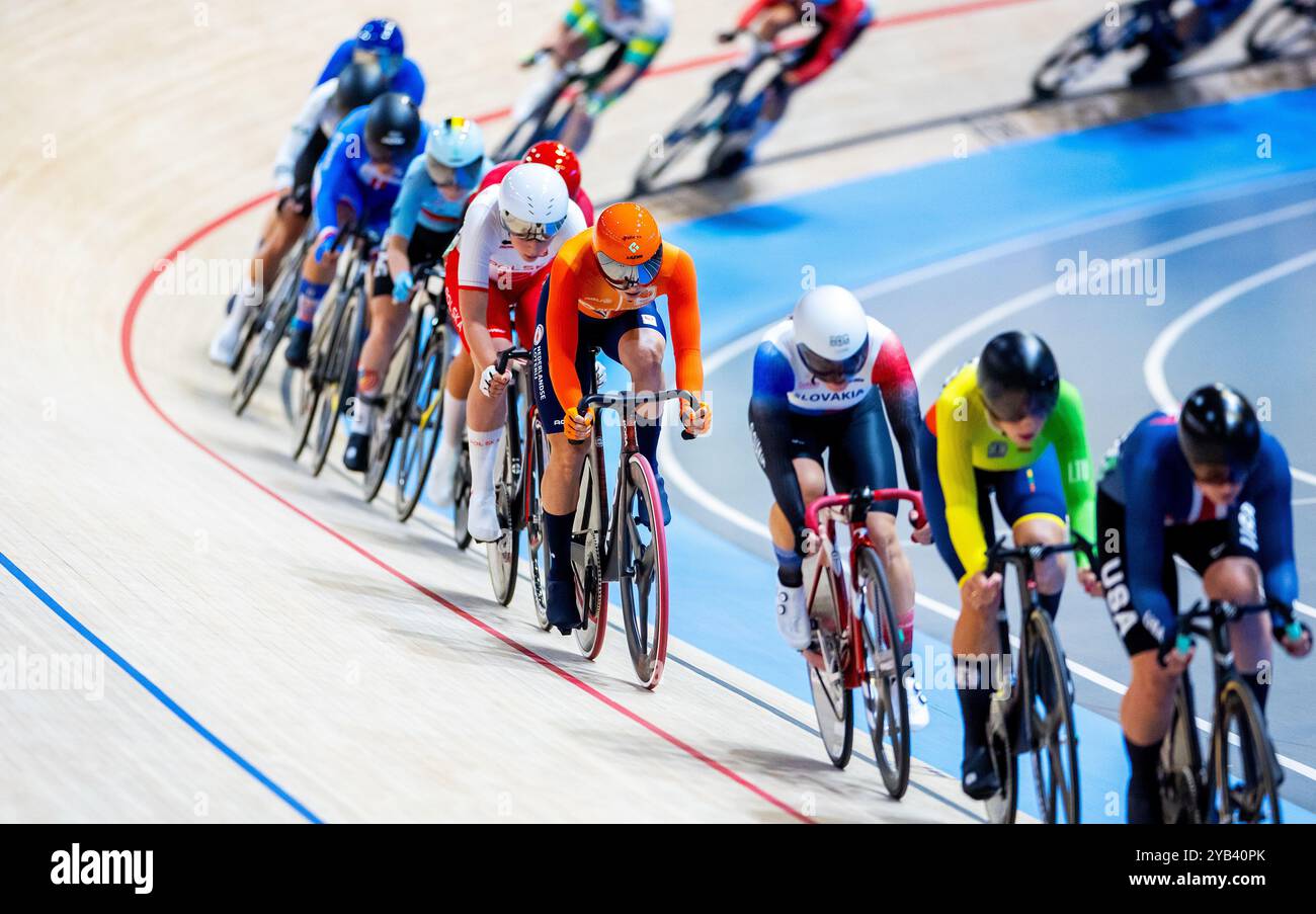BALLERUP - 16/10/2024, Lorena Wiebes pendant la course de scratch féminine le premier jour des Championnats du monde de cyclisme sur piste au Ballerup Super Arena. ANP IRIS VAN DEN BROEK Banque D'Images