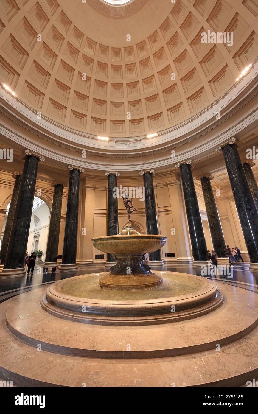 L'intérieur du hall principal de la National Gallery of Art au National Mall à Washington D.C. Banque D'Images