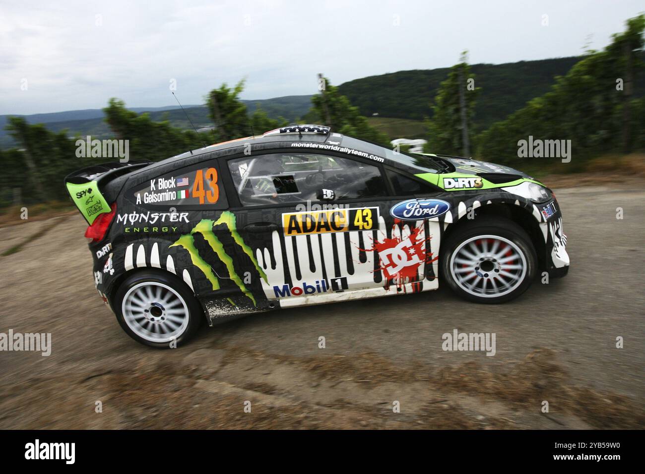 Trèves, Allemagne, le 21 août 2011, Ken Block et son copilote Alex Gelsomino dans leur Ford Fiesta au Rainy SS16 (Moselwein 1) du WRC ADAC Deutsc Banque D'Images