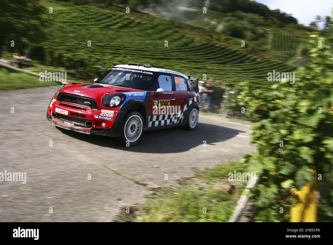 Trèves, Allemagne, 19 août 2011, Kris Meeke et son copilote Paul Nagle dans leur Prodrive Mini à la SS 6 (Moselland 2) du WRC ADAC Deutschland Rally Banque D'Images