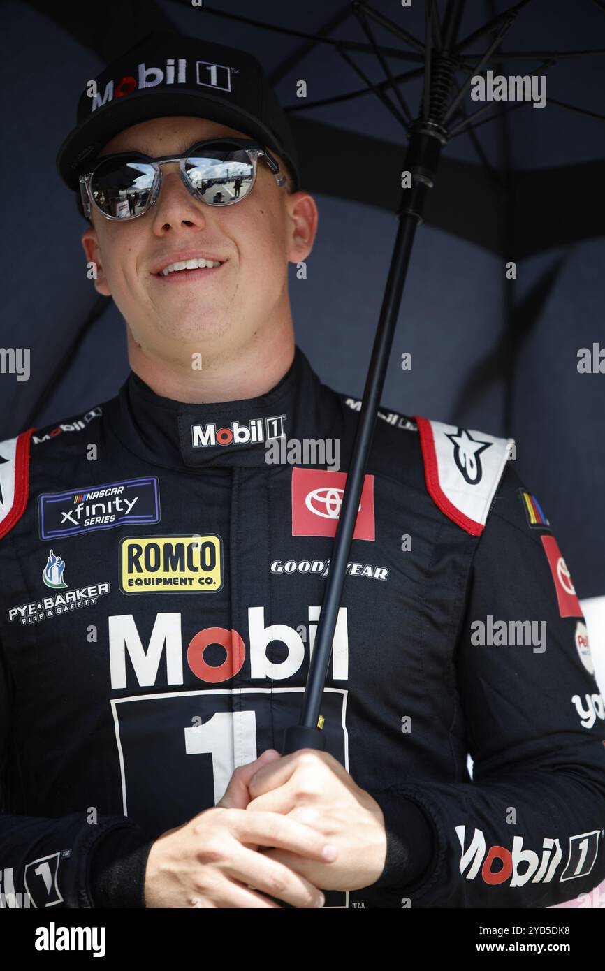 Le pilote NASCAR Xfinty, John Hunter Nemechek (20 ans) se rend sur la piste pour se qualifier pour les uniformes Alsco 250 à l'Atlanta Motor Speedway à Hampton GA Banque D'Images