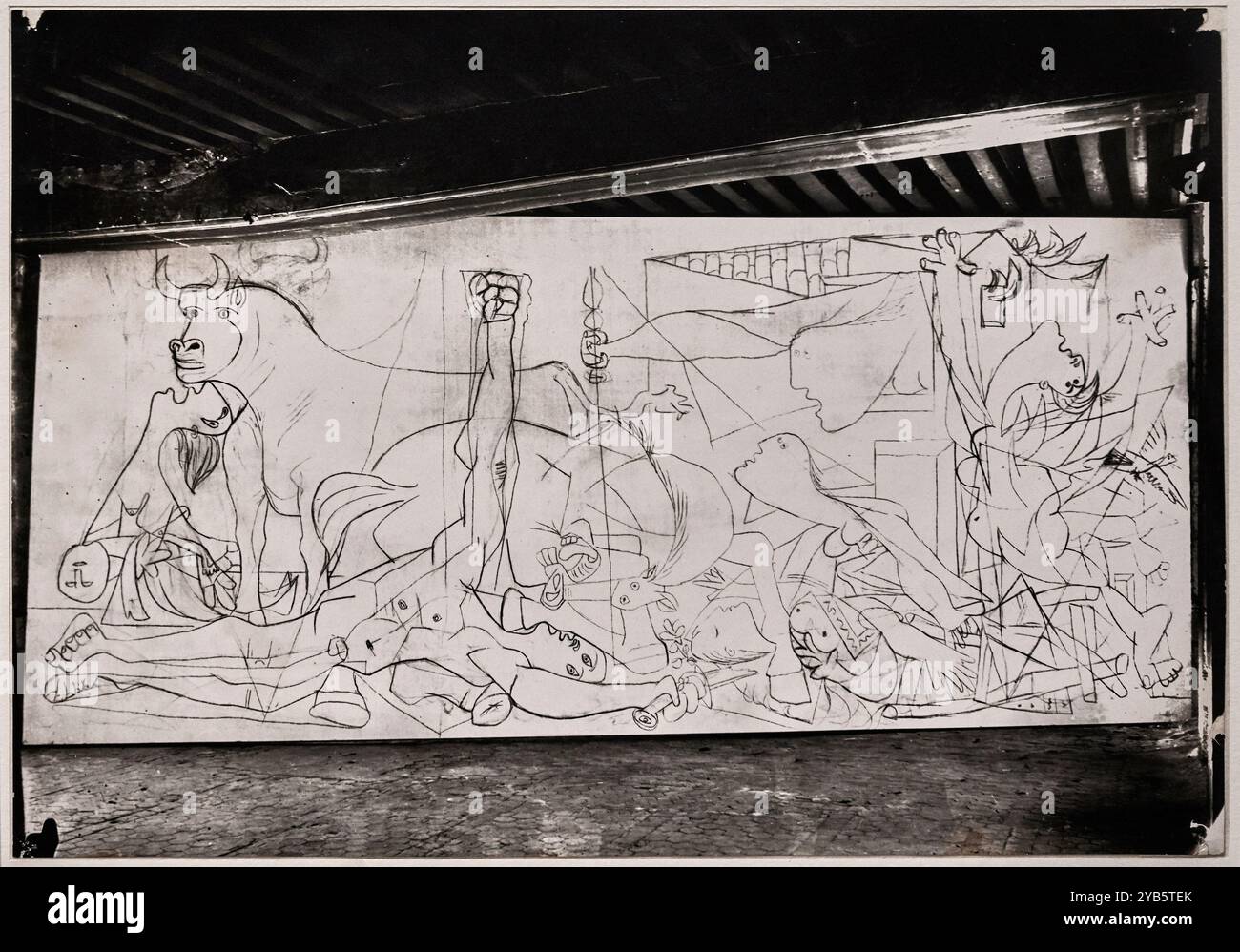 Huile sur toile “ Guernica en cours d’execution,etat i bis,dans l’atelier des grands Augustins,Paris,en mai 1937 - stampa d’epoca alla gelatina ai sa Banque D'Images