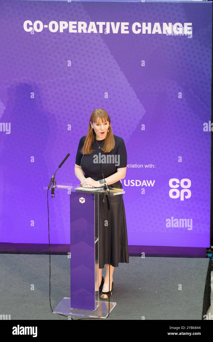 Événement de changement de partie coopérative. Angela Rayner, députée, vice-première ministre, s'exprimant lors de l'événement d'une journée à Manchester. Banque D'Images