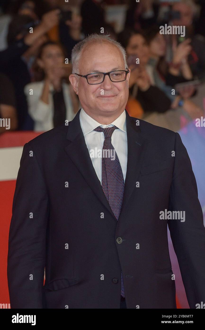 Italie, Rome, 16 octobre 2024 - le 19e Festival du film de Rome en photo : le maire de Rome Roberto Gualtieri assiste au tapis rouge d'ouverture de la 19e édition du Festival du film de Rome photo © Fabio Mazzarella/Sintesi/Alamy Live News Banque D'Images