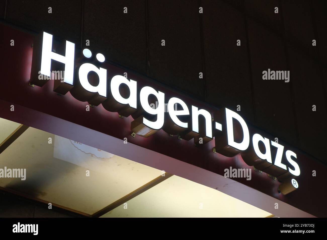 Shanghai, Chine-Nov.5th 2022 : Fermer le signe de magasin Häagen-Dazs. Marque américaine de crème glacée Banque D'Images