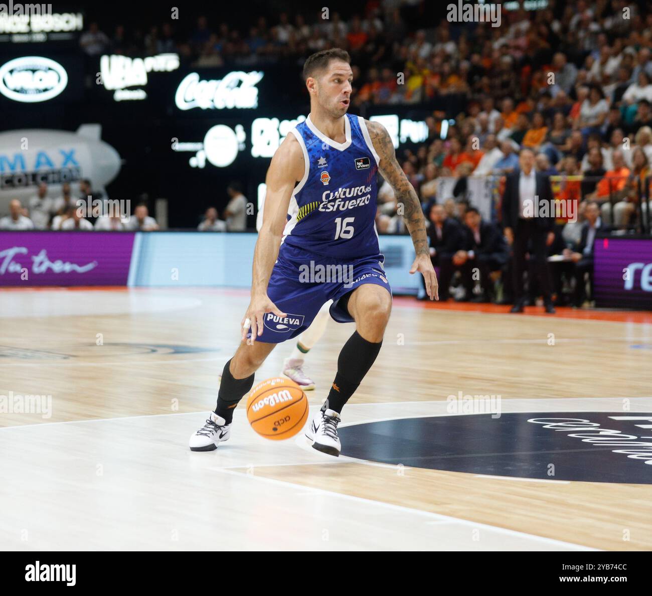 Stefan Jovic de l'équipe Valencia basket en action Banque D'Images