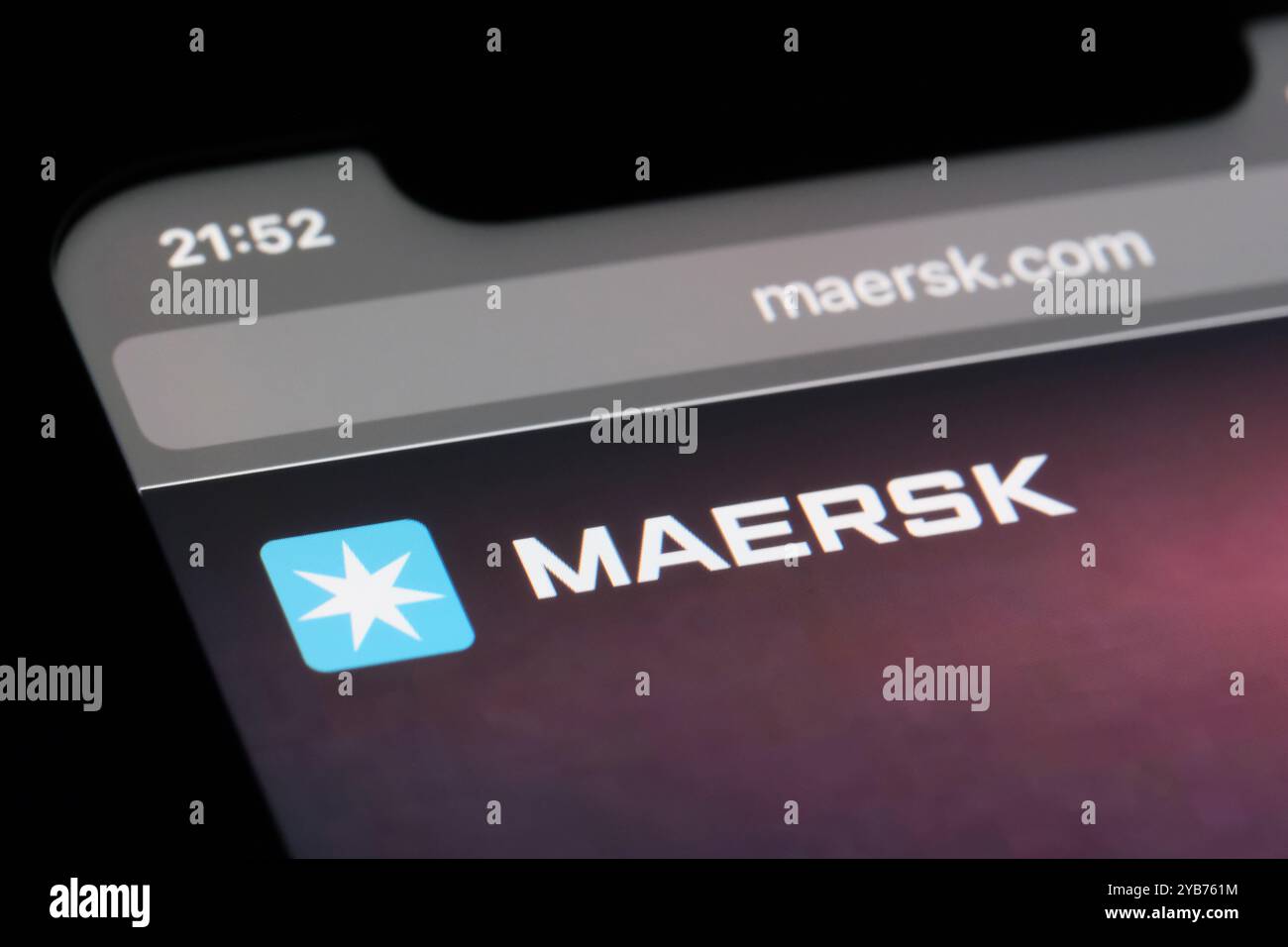 Fermez le logo de la marque de la société Maersk sur le site officiel. Compagnie maritime danoise Banque D'Images