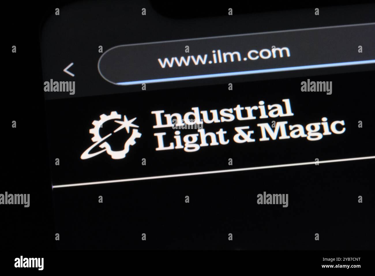 Logo de la marque Industrial Light and Magic (ILM) sur le site officiel. Société américaine d'effets visuels cinématographiques Banque D'Images