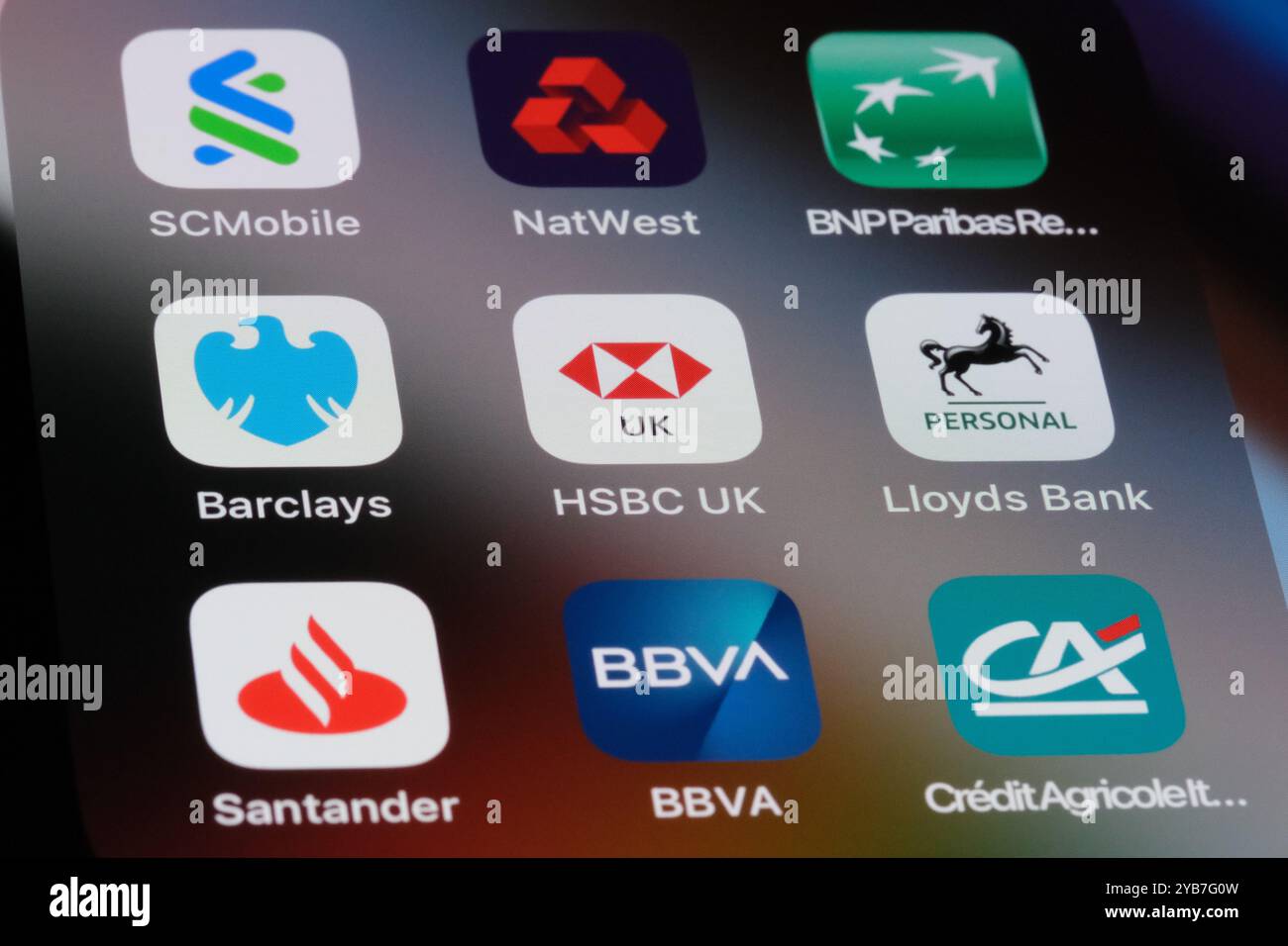 HSBC, Barclays, Lloyds Bank, Standard Chartered, NatWest, BNP Paribas, Santander Bank, BBVA, crédit agricole. Diverses applications pour les entreprises bancaires européennes Banque D'Images