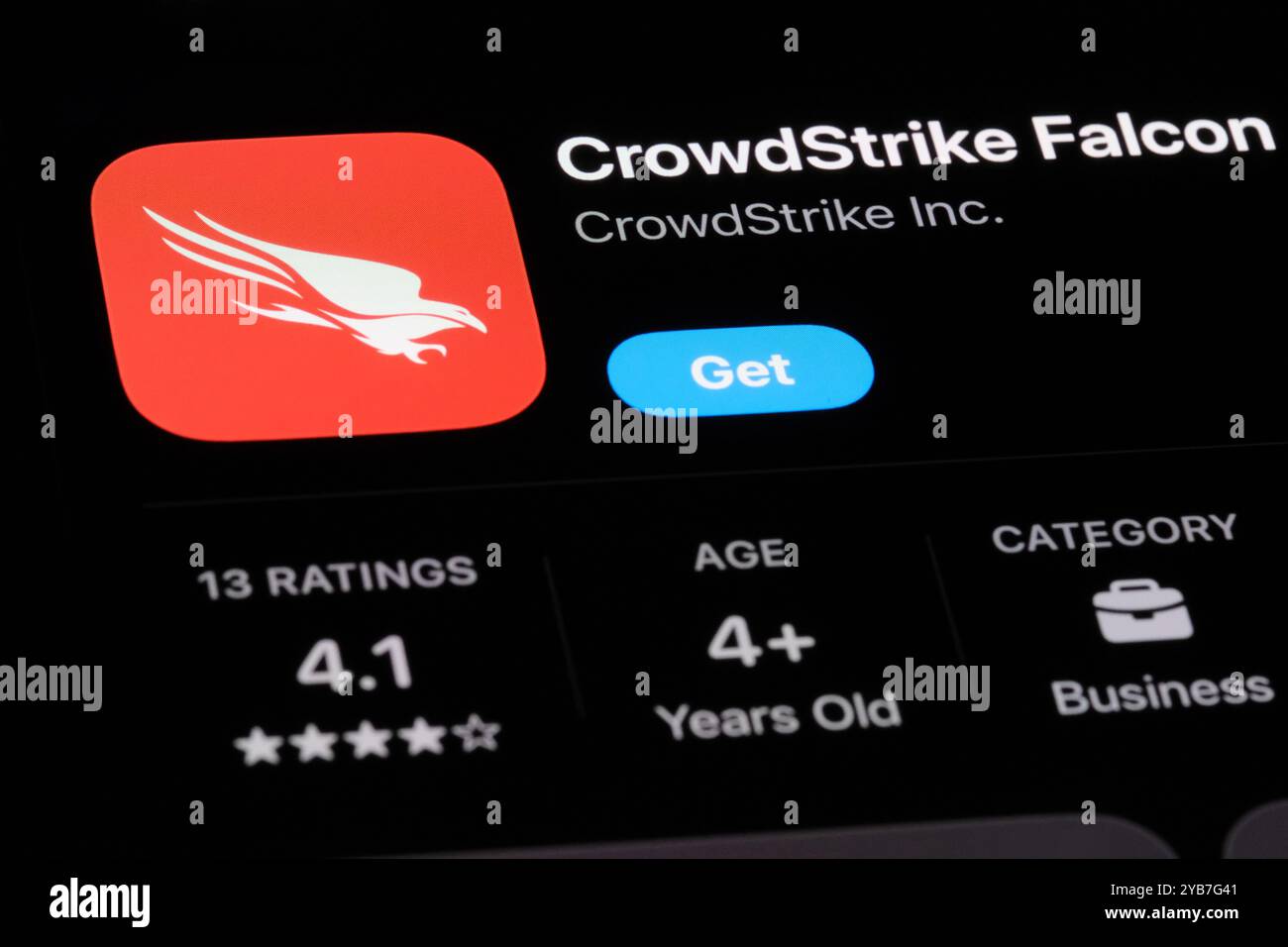 Icône de l'application CrowdStrike et logo de la marque de l'entreprise. Société américaine de technologie de cybersécurité Banque D'Images