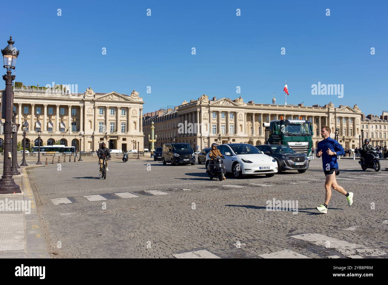 Paris, France 10.04.2024 place de la Concorde par une journée ensoleillée d'automne Banque D'Images