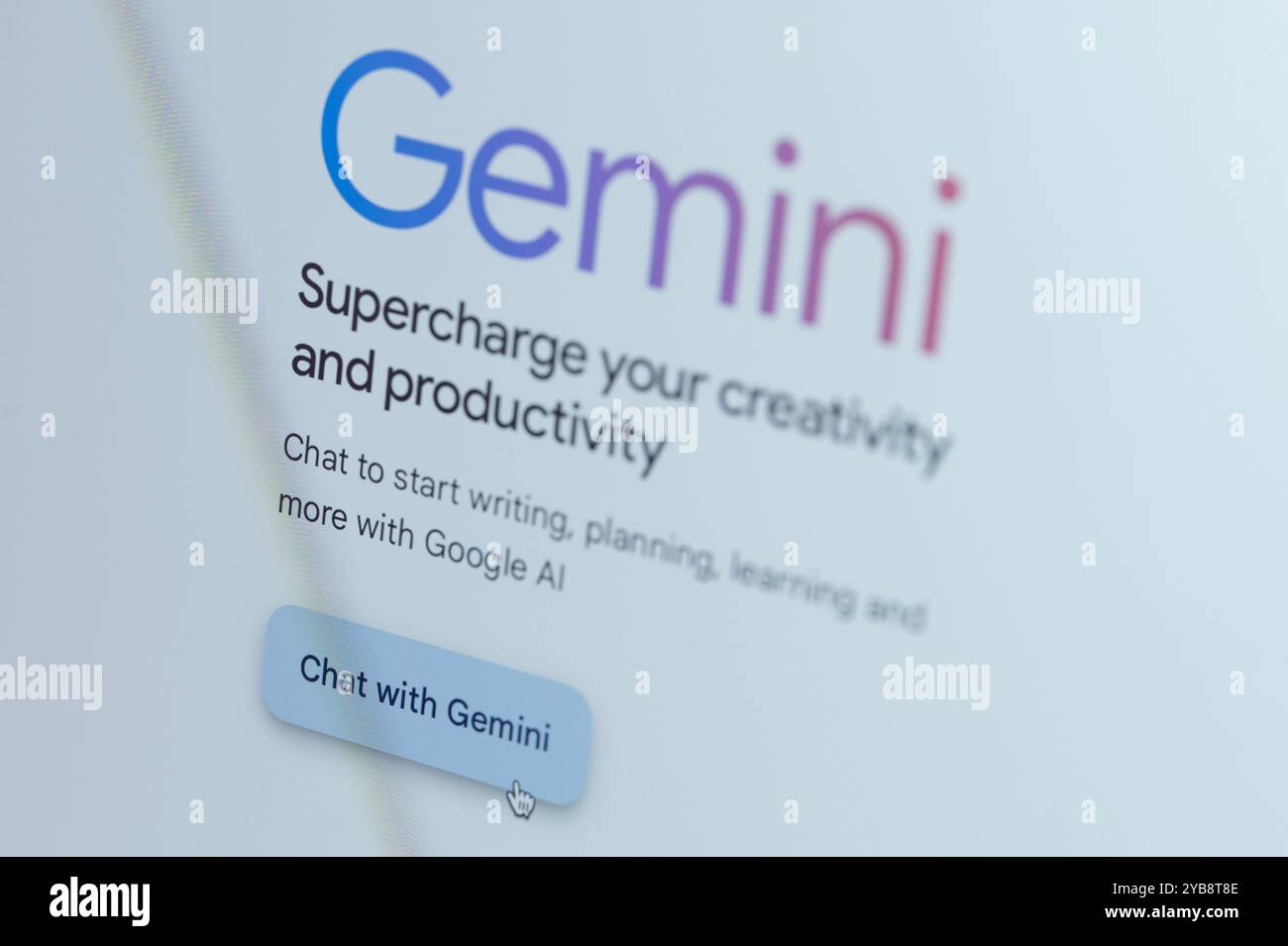 New York, États-Unis - 17 octobre 2024 : commencez un nouveau chat avec le service de page Web google Gemini sur l'écran gros plan Banque D'Images