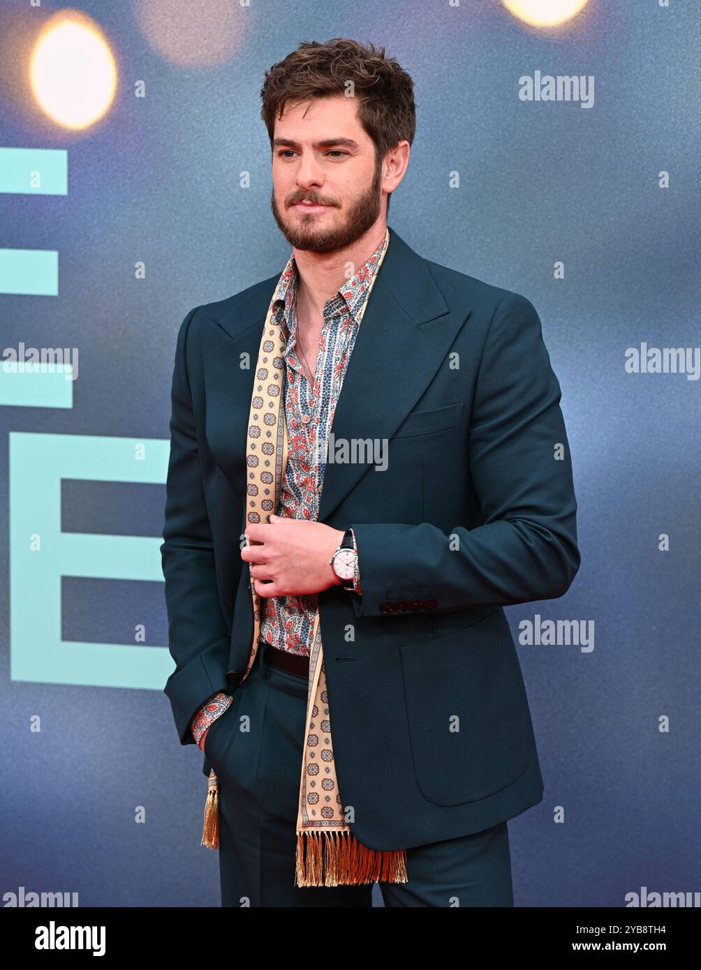 LONDRES, ROYAUME-UNI. 17 octobre 2024. Andrew Garfield participe au Gala des titres « We Live in Time » - 68e BFI London film Festival à Londres, Royaume-Uni. (Photo de 李世惠/Voir Li/Picture Capital) crédit : Voir Li/Picture Capital/Alamy Live News Banque D'Images