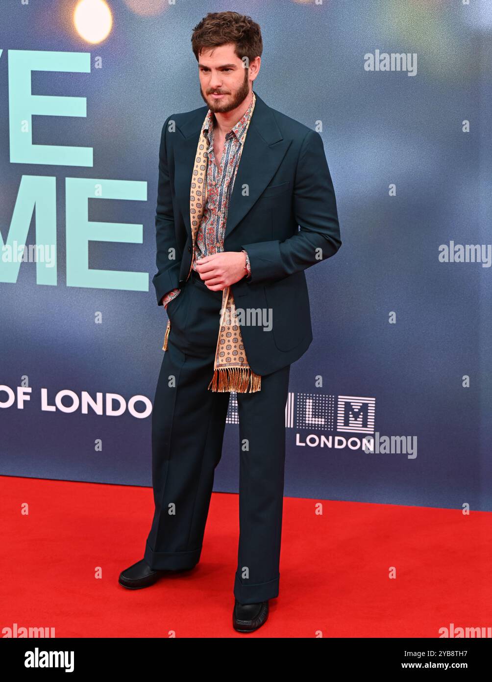 LONDRES, ROYAUME-UNI. 17 octobre 2024. Andrew Garfield participe au Gala des titres « We Live in Time » - 68e BFI London film Festival à Londres, Royaume-Uni. (Photo de 李世惠/Voir Li/Picture Capital) crédit : Voir Li/Picture Capital/Alamy Live News Banque D'Images