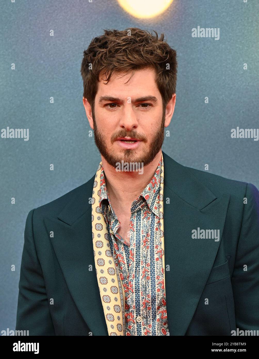 LONDRES, ROYAUME-UNI. 17 octobre 2024. Andrew Garfield participe au Gala des titres « We Live in Time » - 68e BFI London film Festival à Londres, Royaume-Uni. (Photo de 李世惠/Voir Li/Picture Capital) crédit : Voir Li/Picture Capital/Alamy Live News Banque D'Images