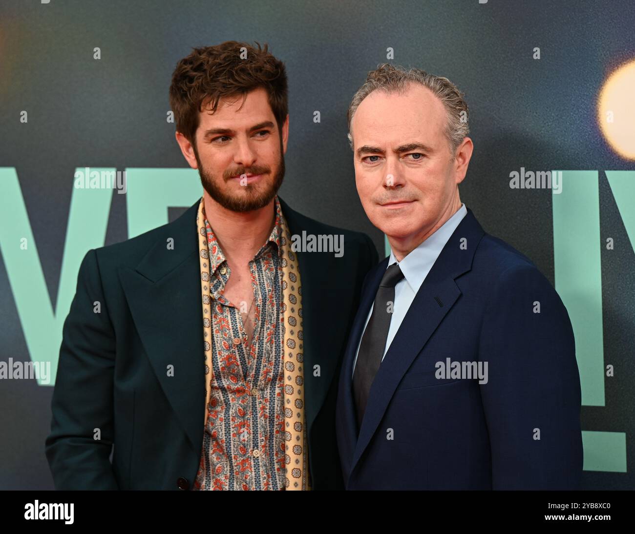 LONDRES, ROYAUME-UNI. 17 octobre 2024. John Crowley, Andrew Garfield assiste au Gala de titre « We Live in Time » - 68e BFI London film Festival à Londres, Royaume-Uni. (Photo de 李世惠/Voir Li/Picture Capital) crédit : Voir Li/Picture Capital/Alamy Live News Banque D'Images