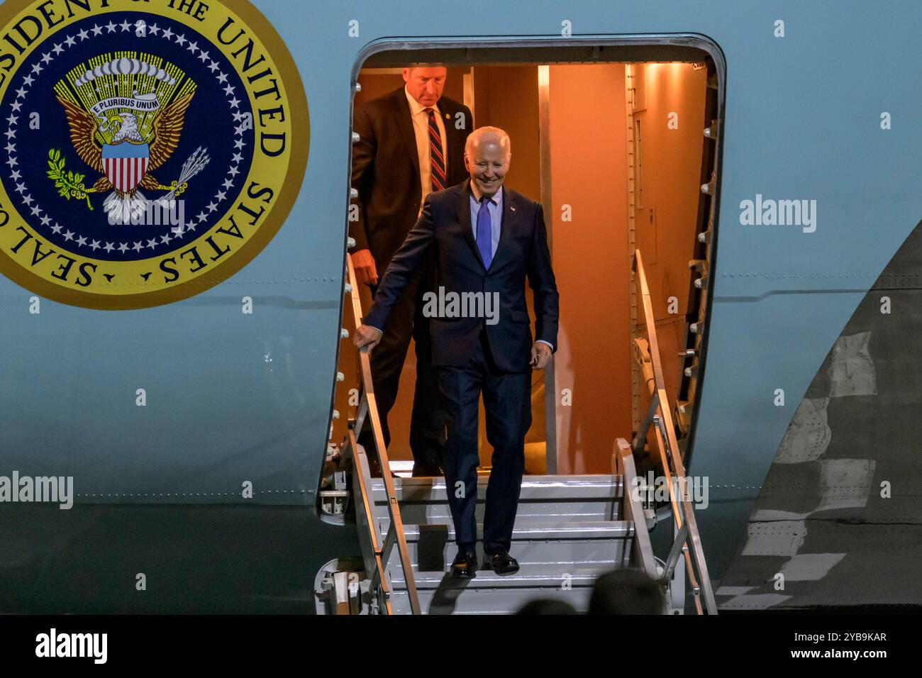 GER, Berlin, Ankunft des amerikanischen Praesidenten, Joseph R. Biden Jr., auf dem Flughafen Berlin-Brandenburg, militaerischer Teil, 17.10.2024, *** GER, Berlin, arrivée du président américain, Joseph R. Biden Jr, à l'aéroport de Berlin Brandenburg, partie militaire, 17 10 2024, Copyright : HMBxMedia/UwexKoch Banque D'Images