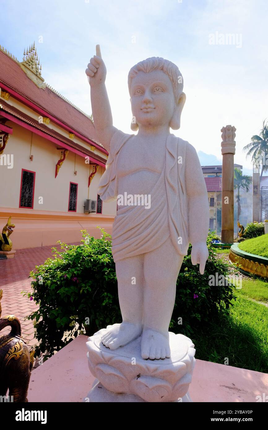 Statue de Bouddha dans le temple Wat ONG teu. Vientiane, Laos Banque D'Images