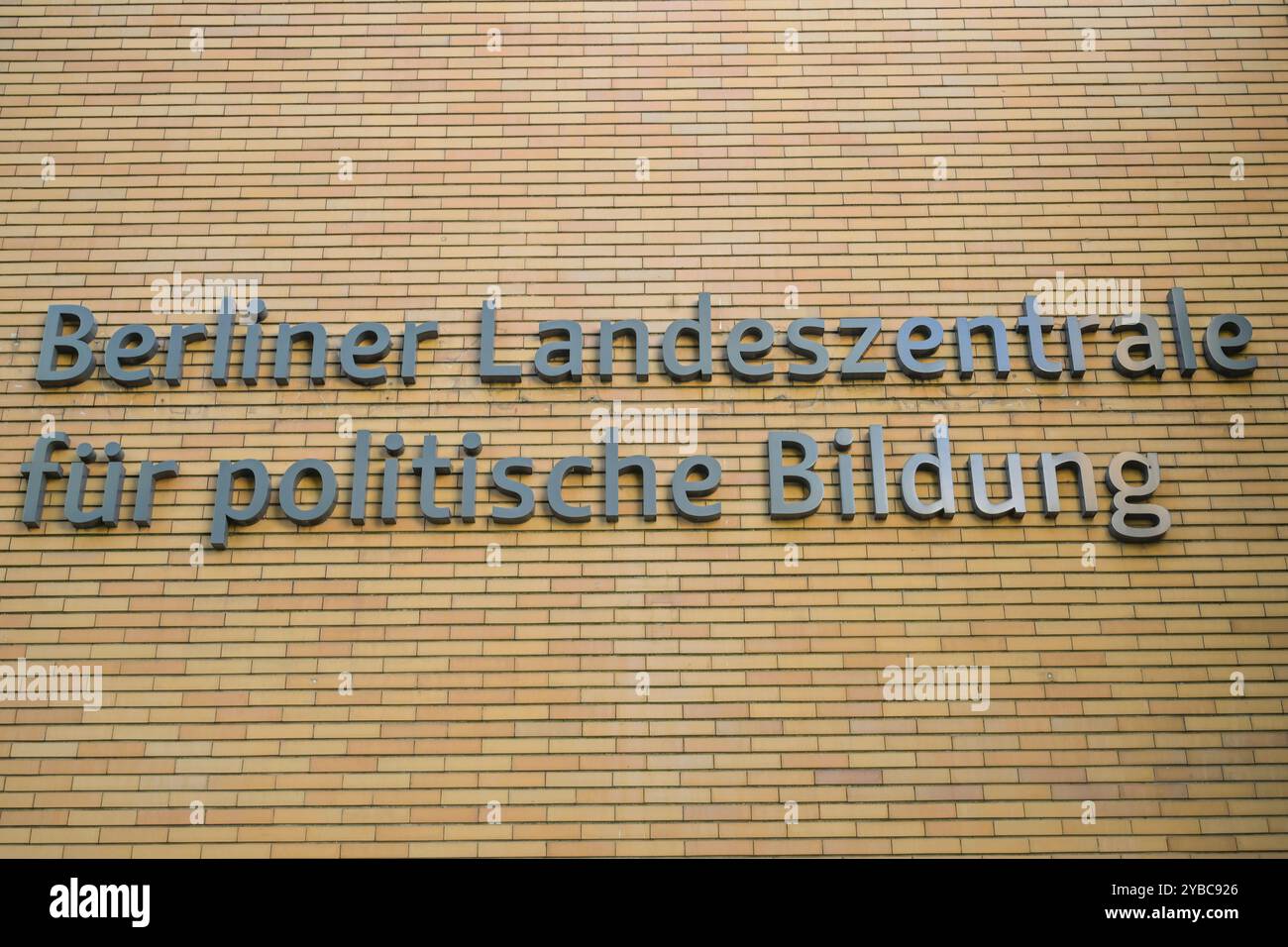 Berliner Landeszentrale für Politische Bildung, Hardenbergstraße, Charlottenburg, Charlottenburg-Wilmersdorf, Berlin, Deutschland *** Berlin State Center for Political Education, Hardenbergstraße, Charlottenburg, Charlottenburg Wilmersdorf, Berlin, Allemagne Banque D'Images