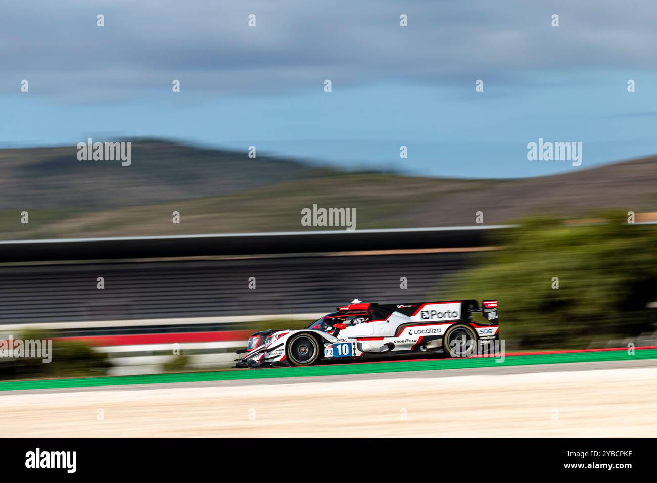 Portimao, Portugal, 18 octobre 2024, #10 Vector Sport (GBR) - Oreca 07/Gibson (LMP2) - Ryan Cullen (GBR) Stéphane Richelmi (MCO) Felipe Drugovich (BRA) pendant les 4 heures de Portimao, sixième et dernière manche de la série européenne le Mans 2024 à Autodromo Internacional do Algarve, Portimao (Portugal), du 16 au 19 octobre 2024 - photo Kristof Vermeulen Live Photography Banque D'Images