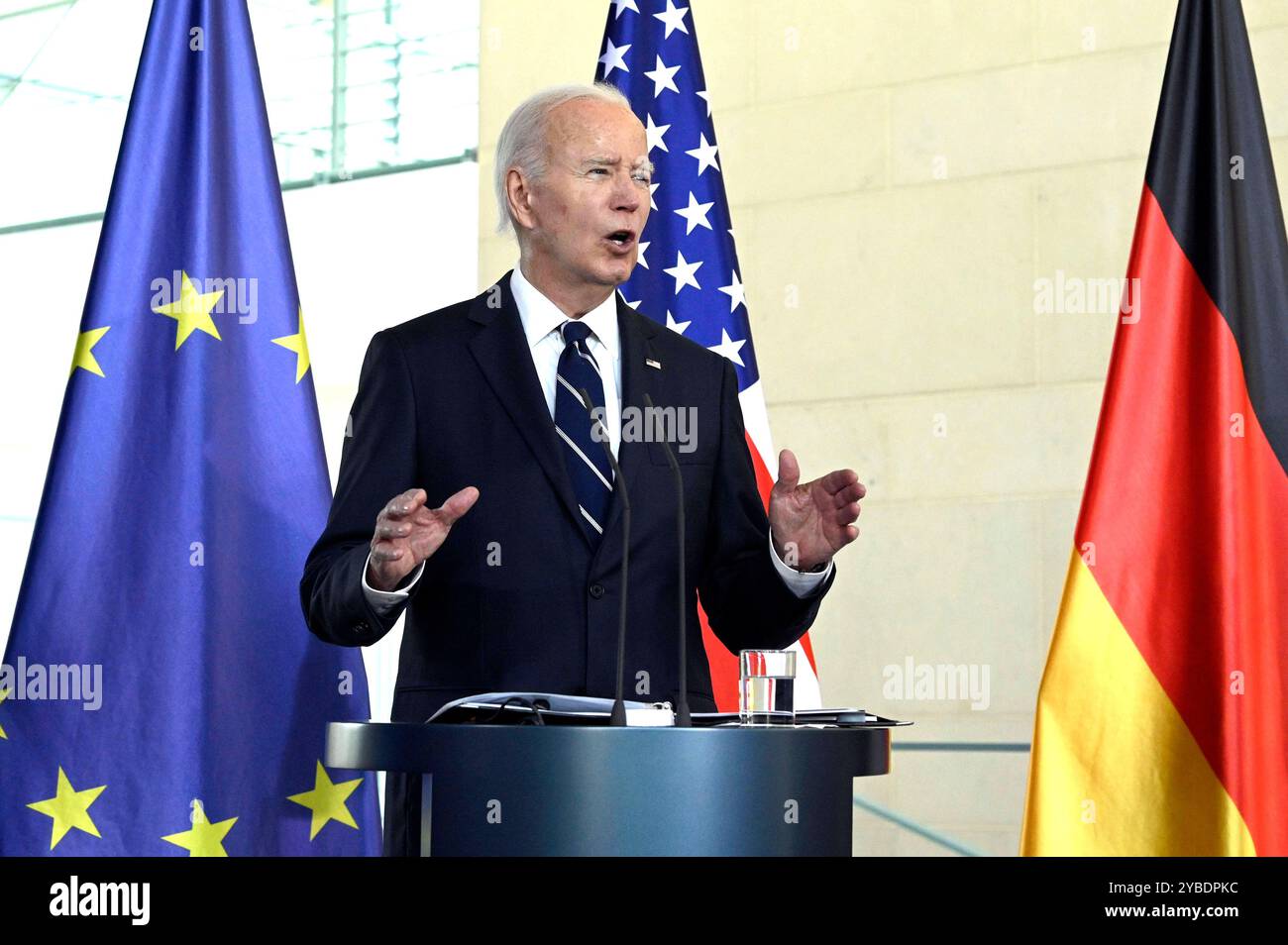 Joe Biden beim Pressestatement nach dem bilateralen Gespräch des amerikanischen Präsidenten mit dem Bundeskanzler im Bundeskanzleramt. Berlin, 18.10.2024 *** Joe Biden lors de la déclaration à la presse après les entretiens bilatéraux entre le président des États-Unis et le chancelier fédéral à la Chancellerie fédérale Berlin, 18 10 2024 Foto:XF.xKernx/xFuturexImagex biden_scholz_3572 Banque D'Images