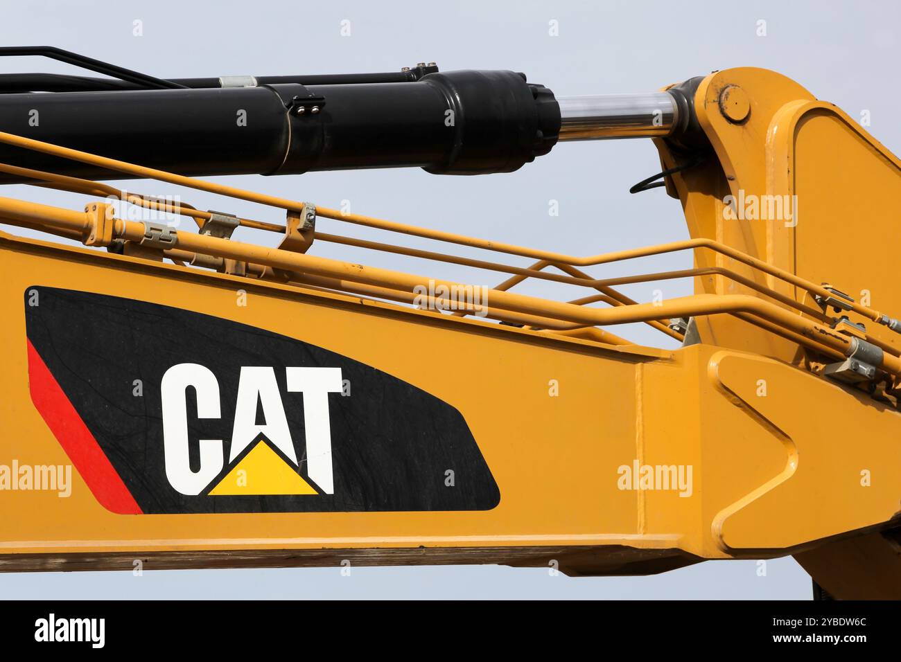 Belleville, France - 17 mars 2023 : Caterpillar est une société américaine qui conçoit, développe, conçoit, fabrique et vend des machines Banque D'Images