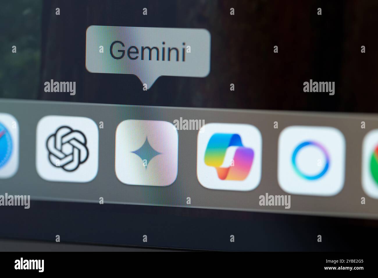 New York, États-Unis - 17 octobre 2024 : ouvrez le service Google Gemini ai dans la vue rapprochée de l'écran d'ordinateur portable Banque D'Images