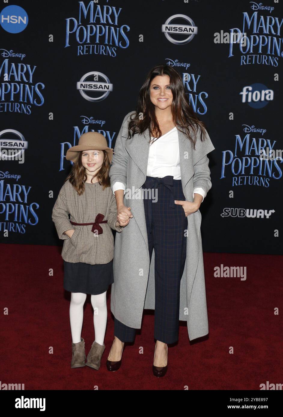 Tiffani Thiessen et Harper Renn Smith lors de la première mondiale de « Mary Poppins Returns » de Disney qui s'est tenue au Dolby Theatre à Hollywood, États-Unis, le 29 novembre 2018. Banque D'Images